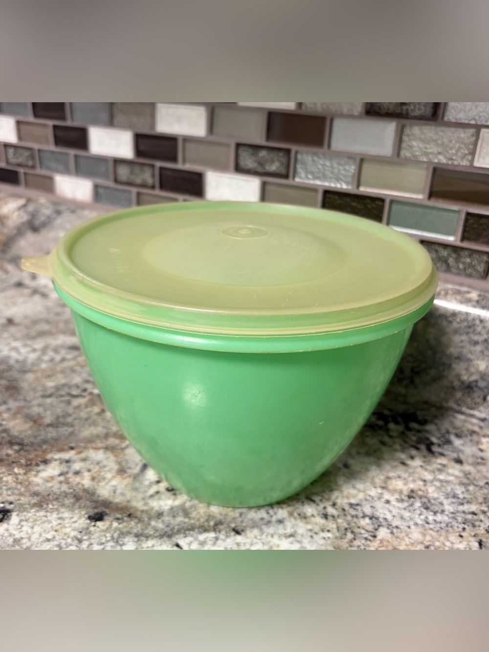 Vintage 1970s MCM Tupperware Crisp-It Lettuce Keeper bowl lid Jadeite green 679